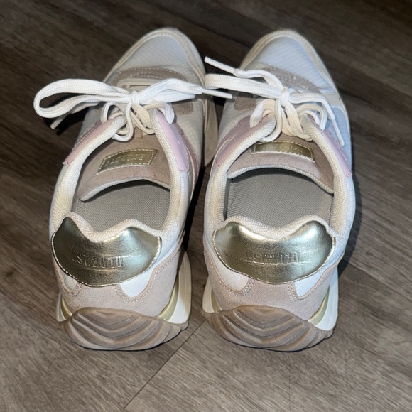 memory foam sneaker - Picture 3 of 6